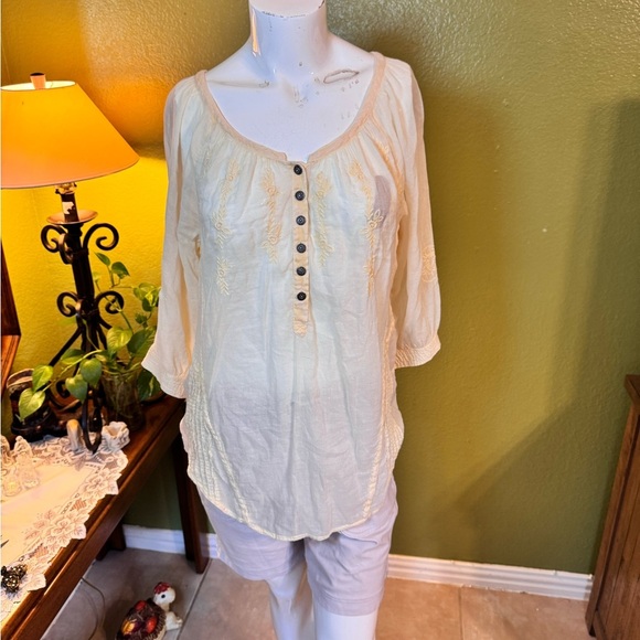 Nine West Cream 3/4 Sleeve Buttoned Blouse - Picture 13 of 13